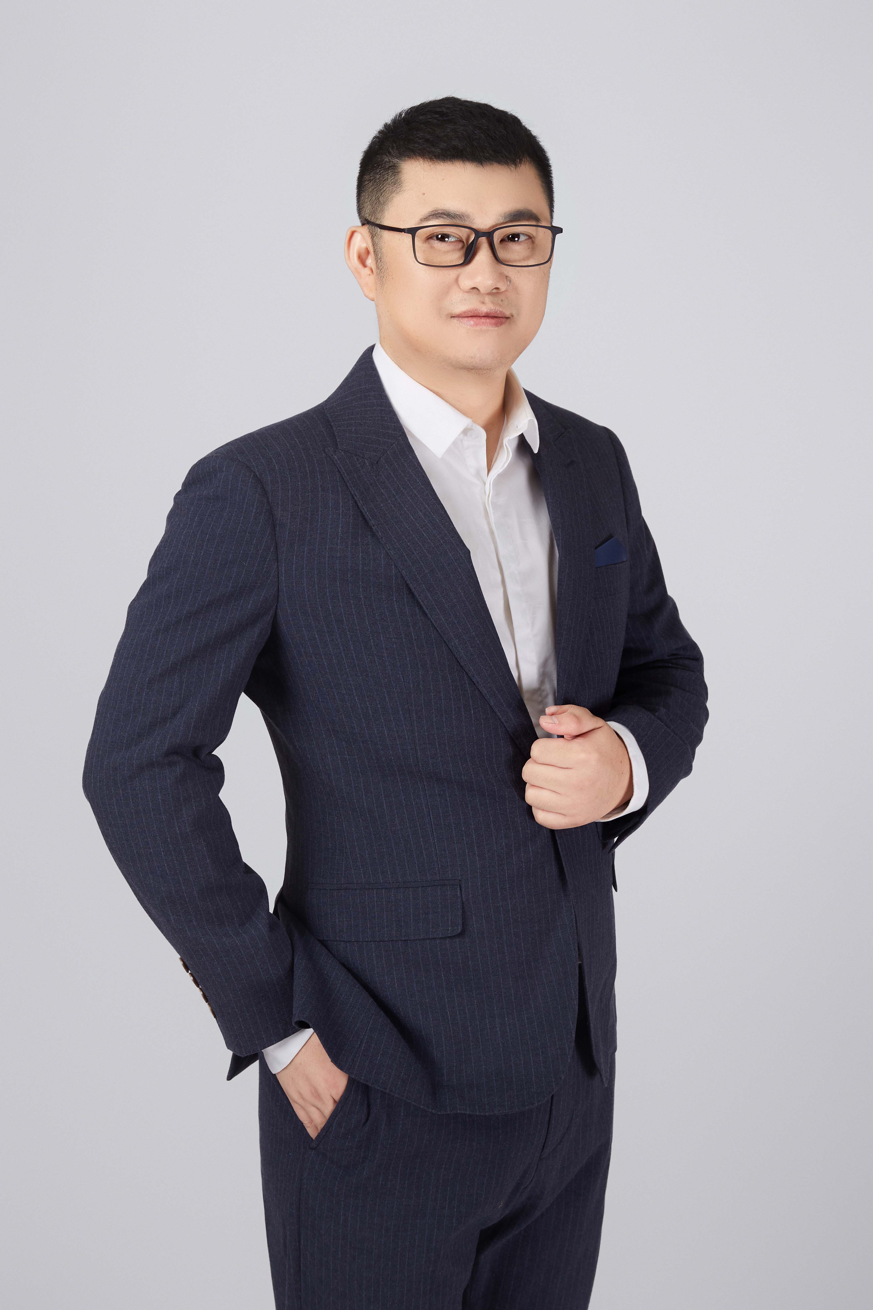 曾柳坤老师(图1)